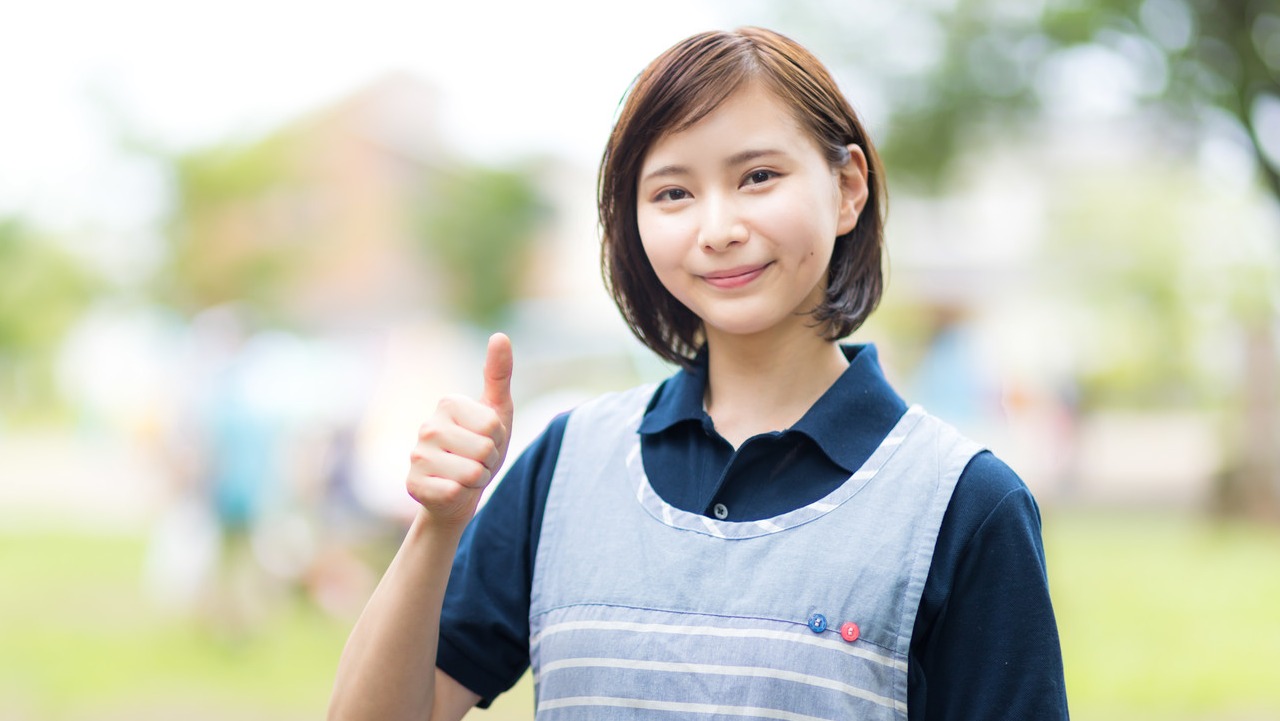 女性介護士