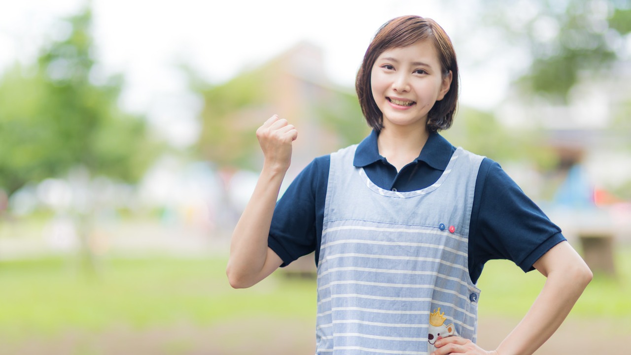 女性介護士